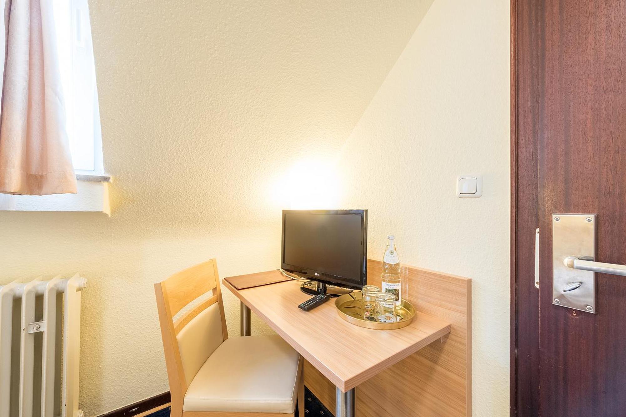 Queen Room,1211727652:JPEG